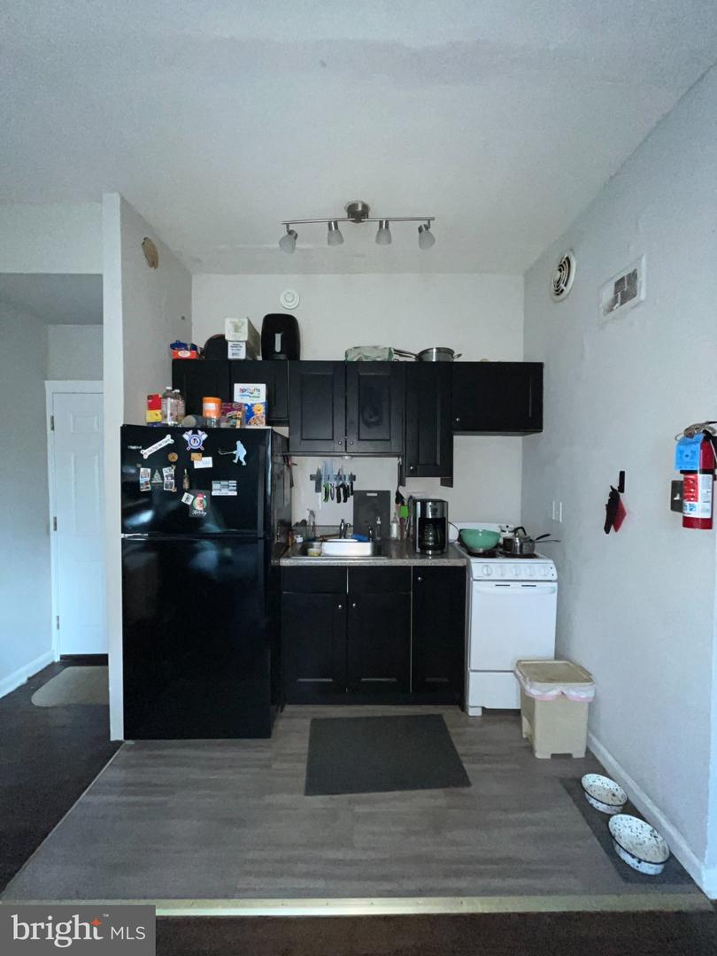 5608 Ridge Ave #r1 Property Photo 5