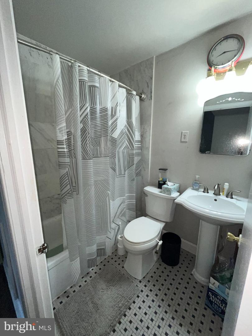 5608 Ridge Ave #r1 Property Photo 7