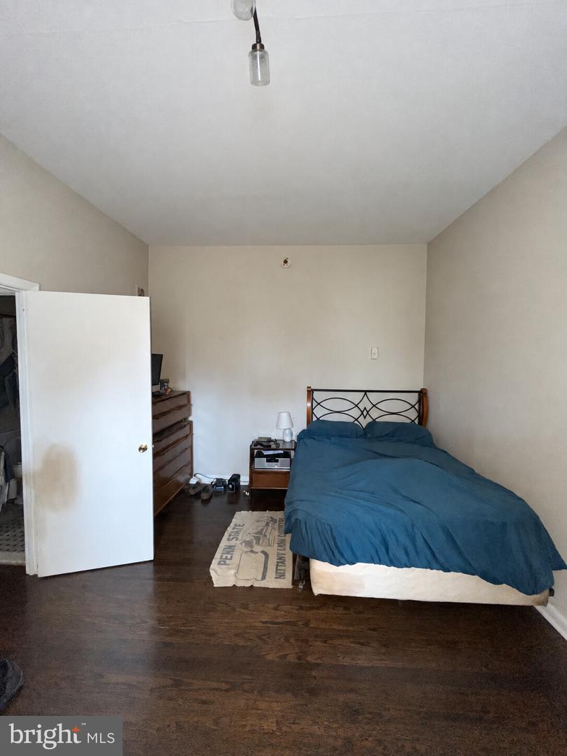 5608 Ridge Ave #r1 Property Photo 8