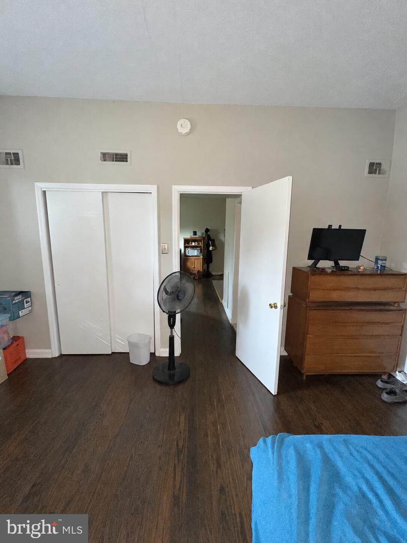 5608 Ridge Ave #r1 Property Photo 9