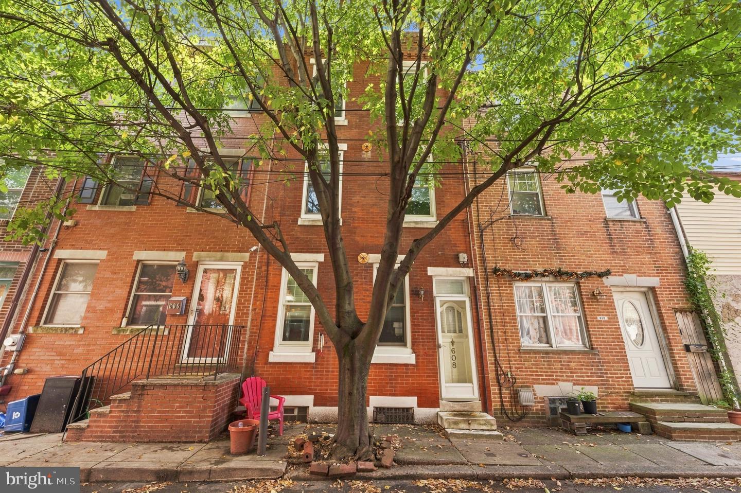 608 League St Property Photo 2