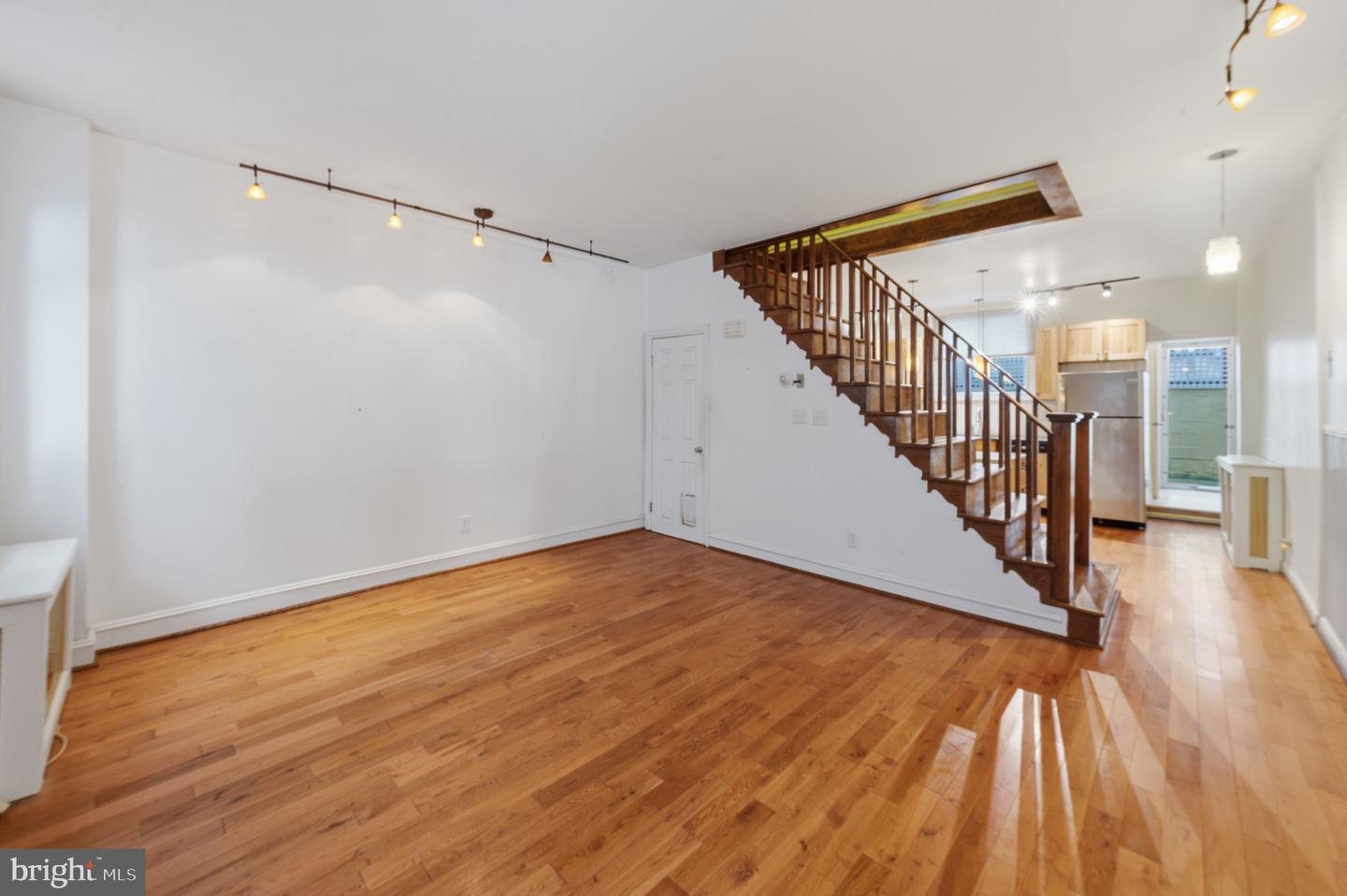 608 League St Property Photo 6