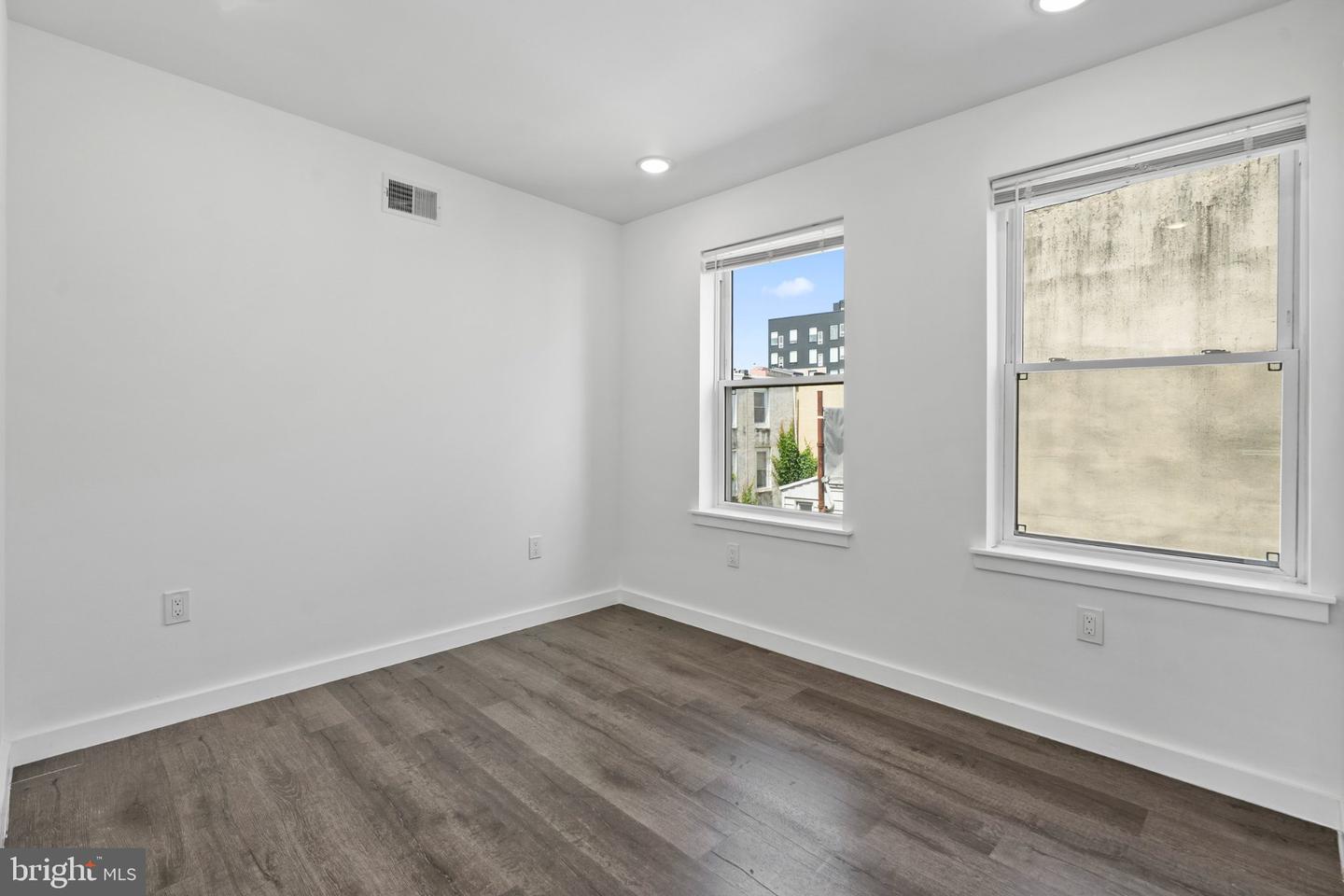 39 W Wildey St Property Photo 17