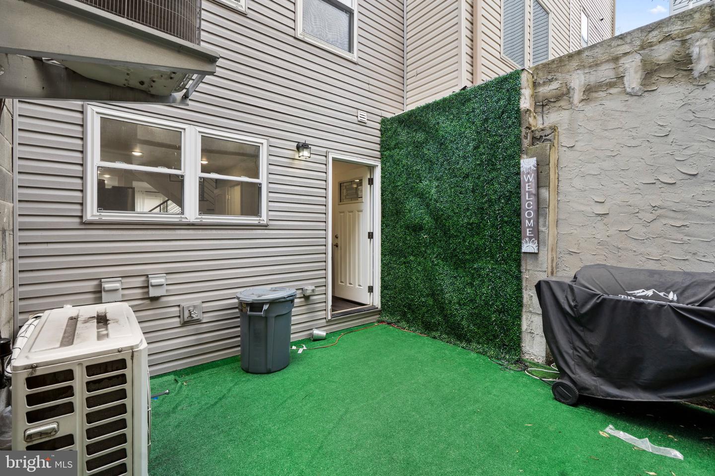 39 W Wildey St Property Photo 24