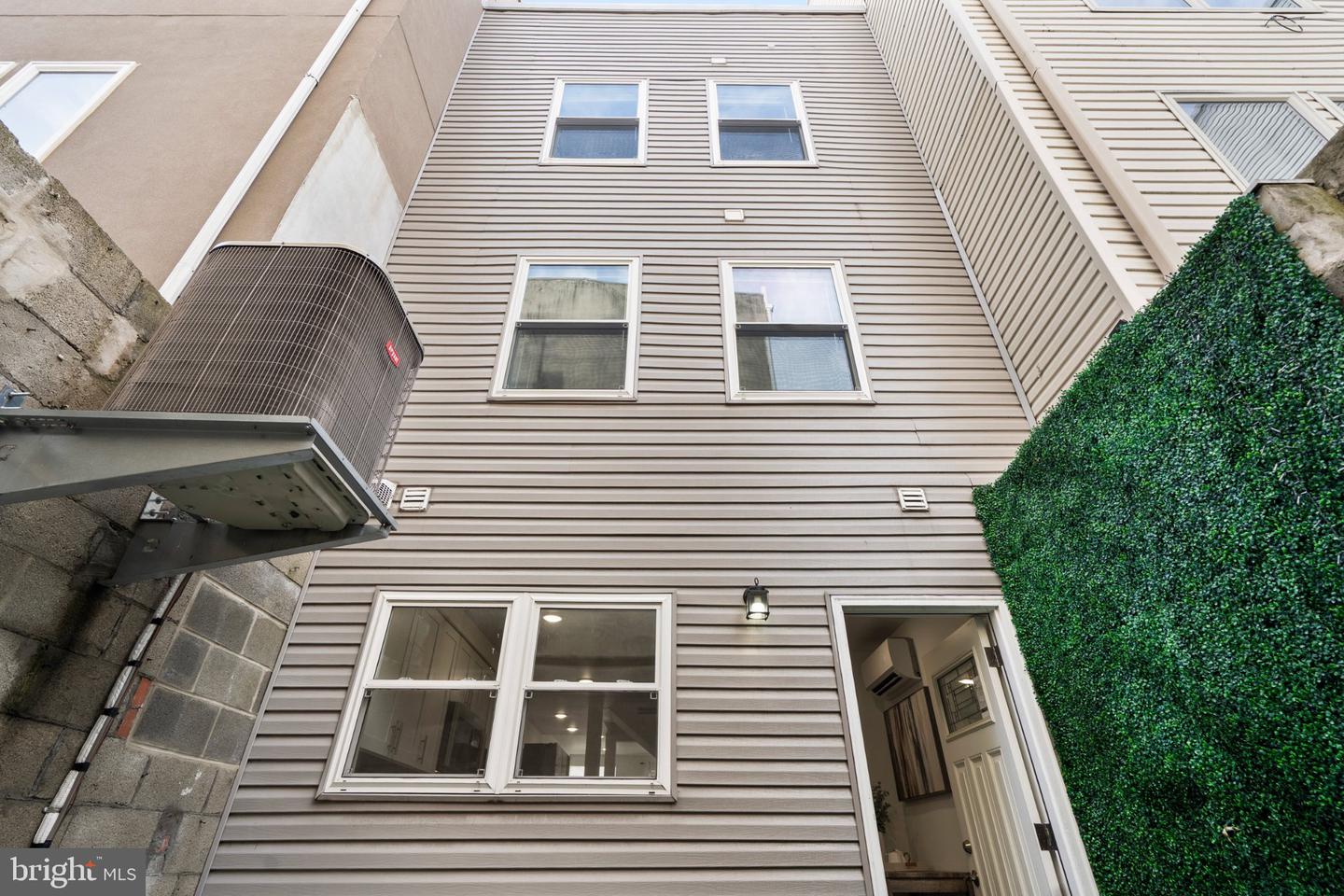 39 W Wildey St Property Photo 25