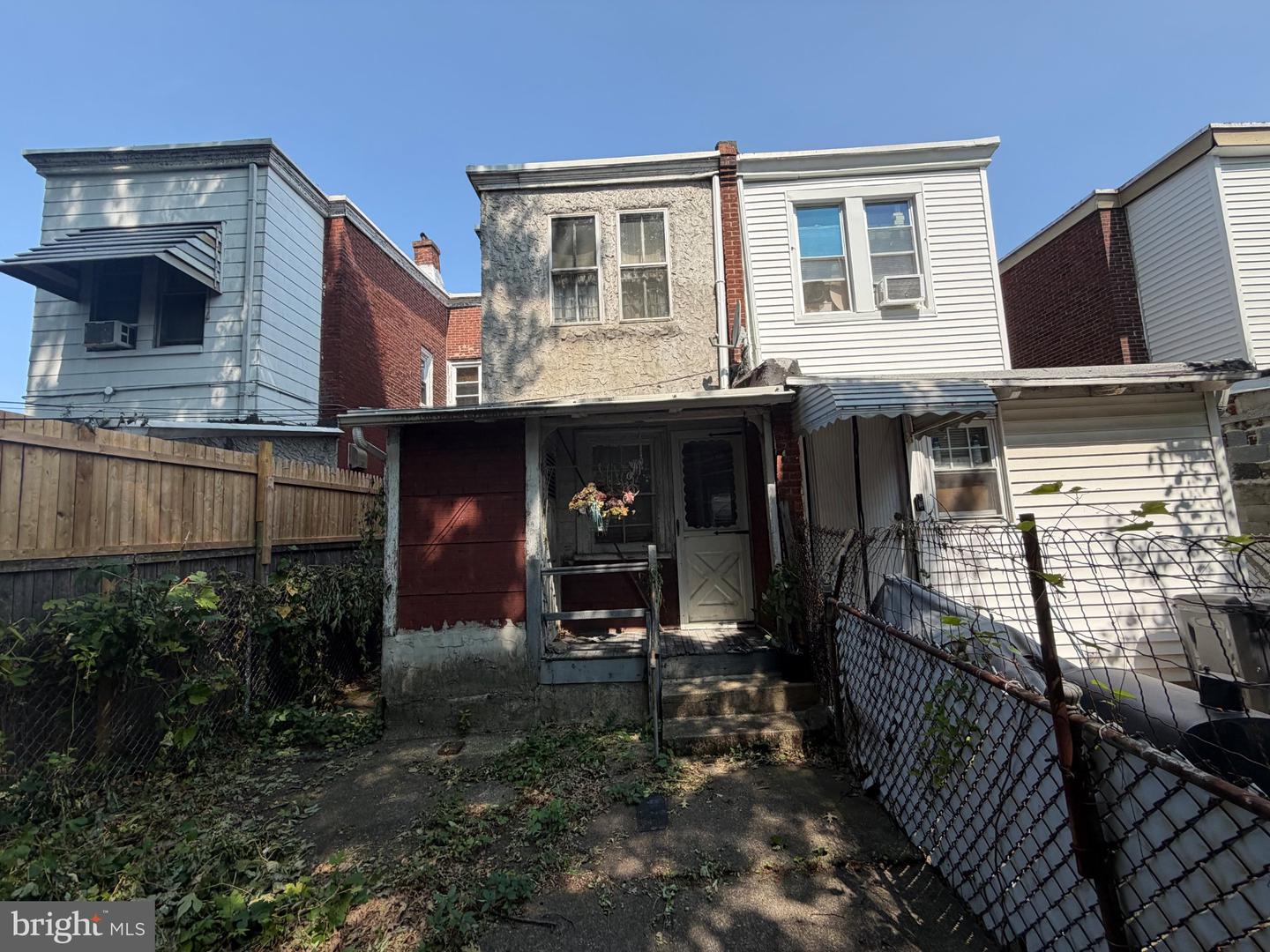 914 E Woodlawn Ave Property Photo 8
