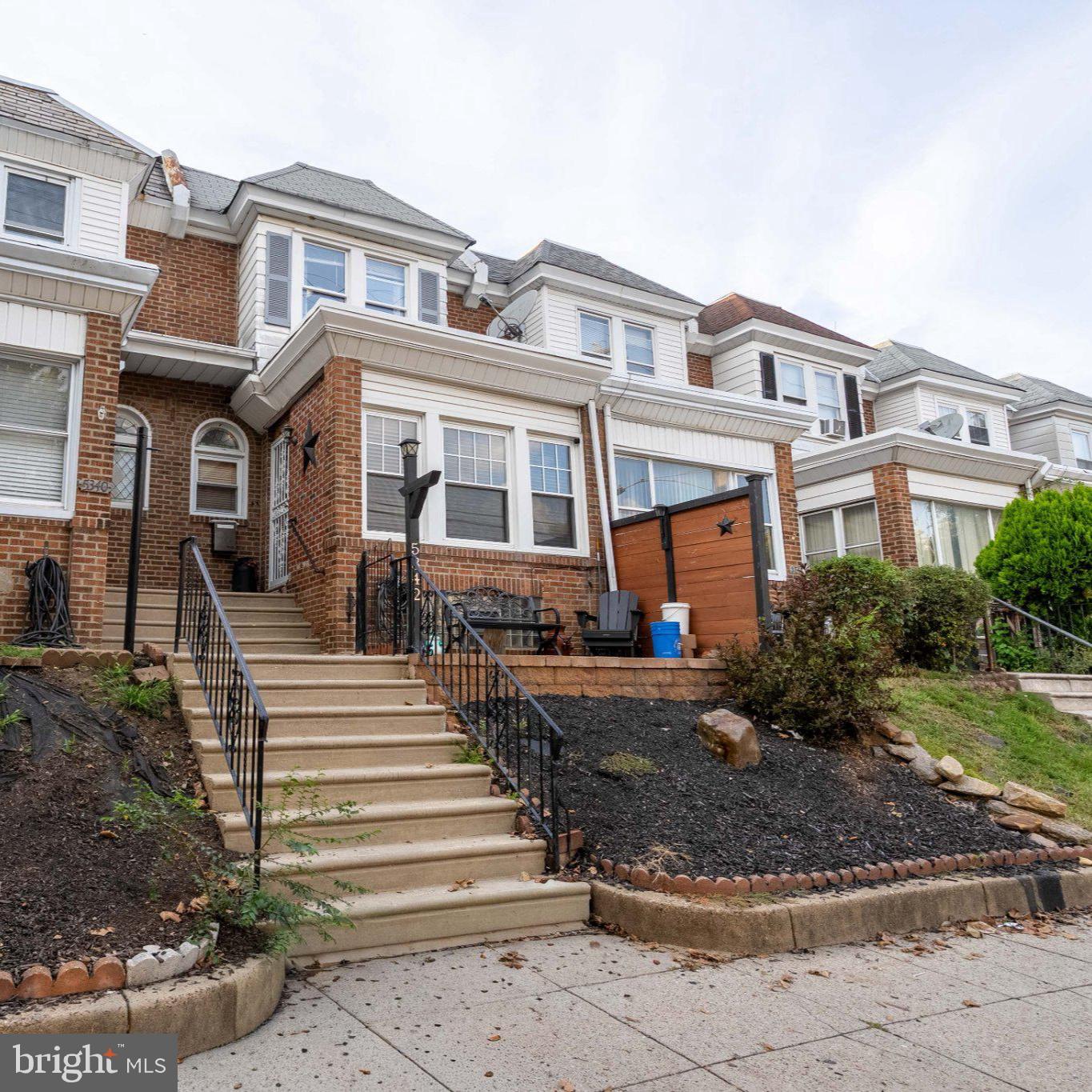 5342 Large Property Photo 1