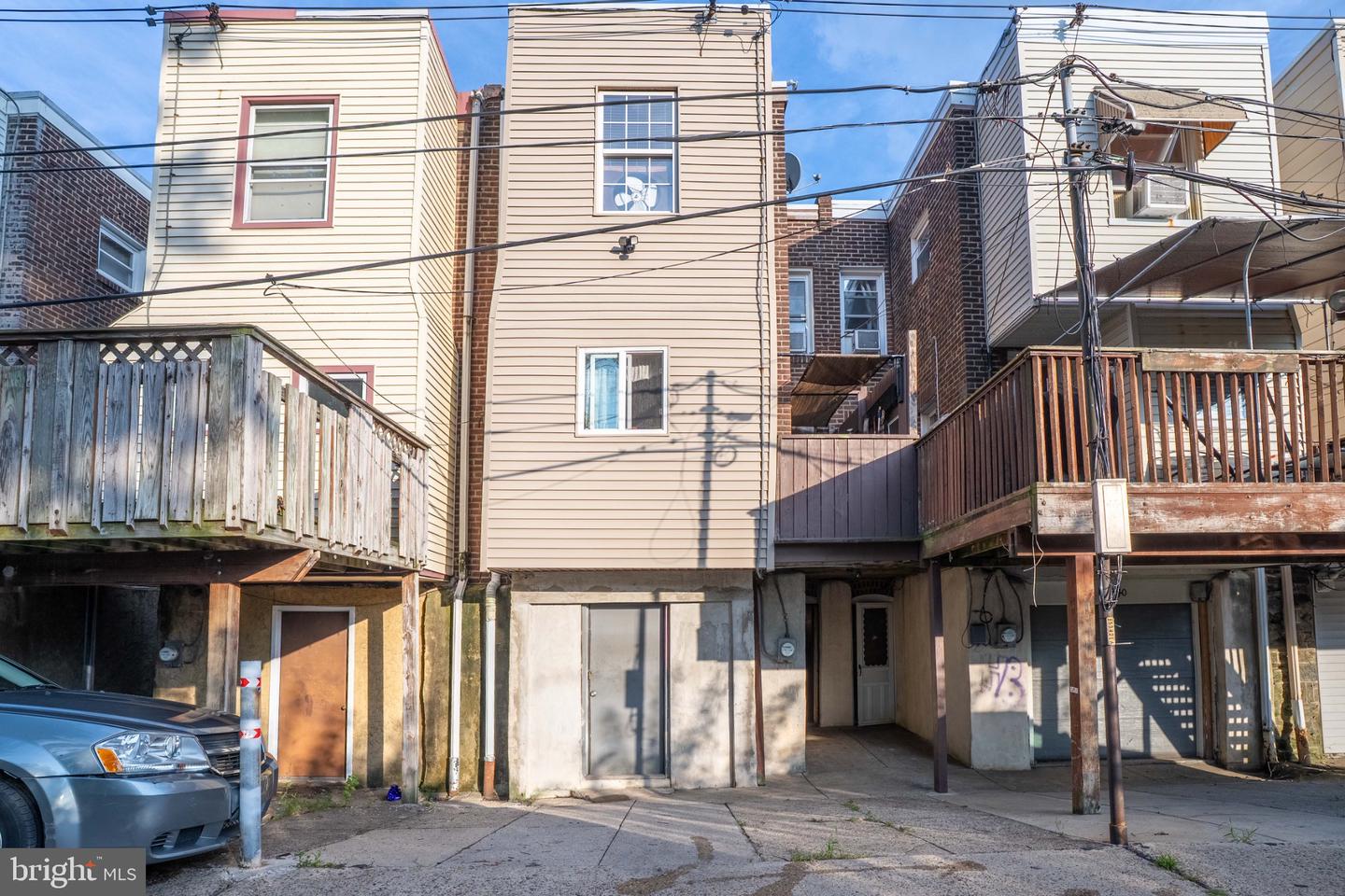 5342 Large Property Photo 2
