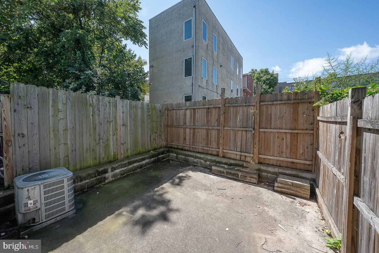 1622 N Bouvier St Property Photo 23