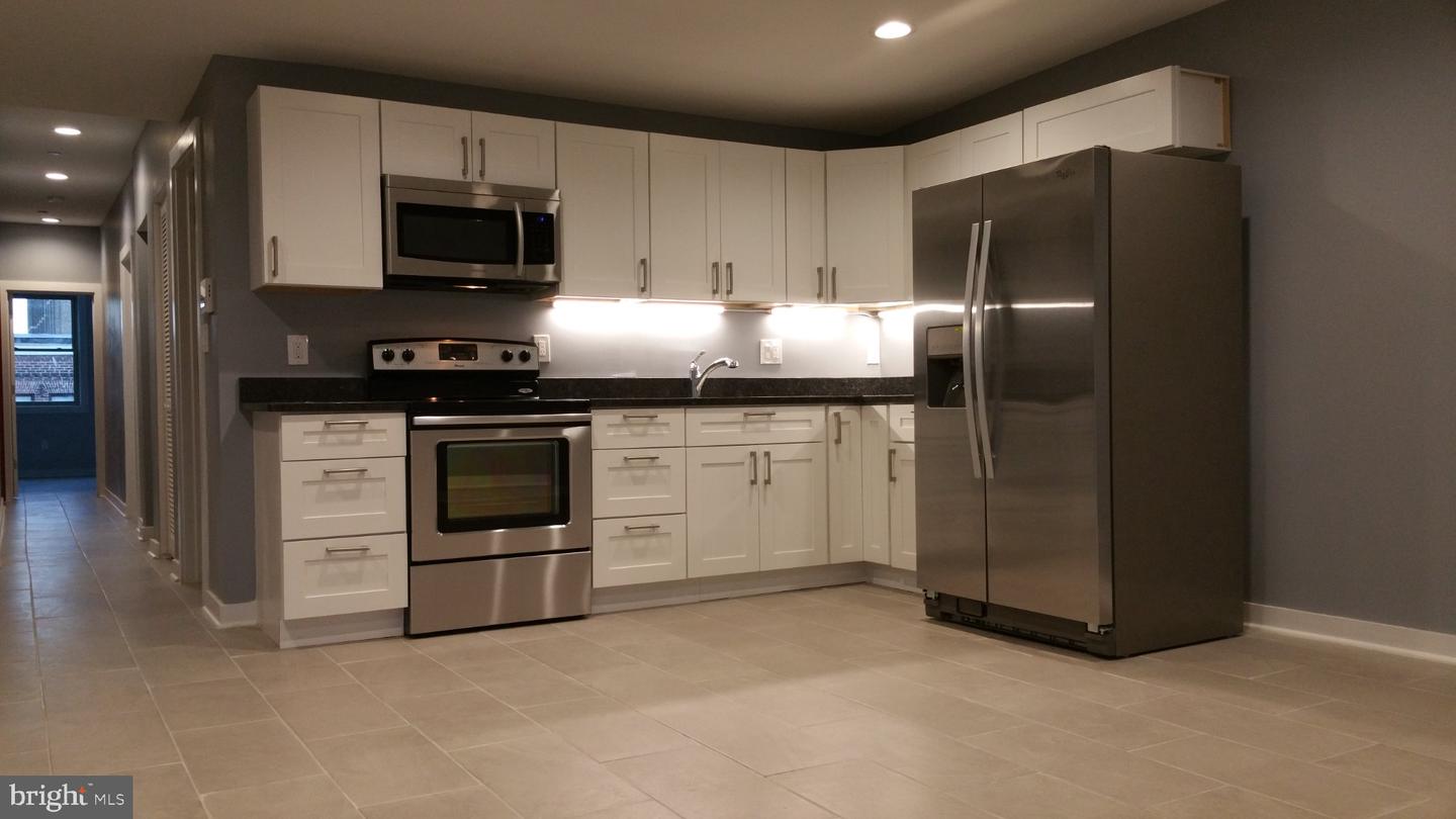 603 E Girard Ave #3rd Floor Property Photo 9