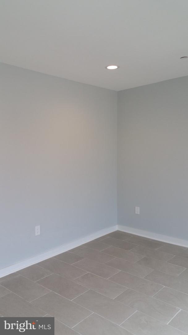 603 E Girard Ave #3rd Floor Property Photo 12