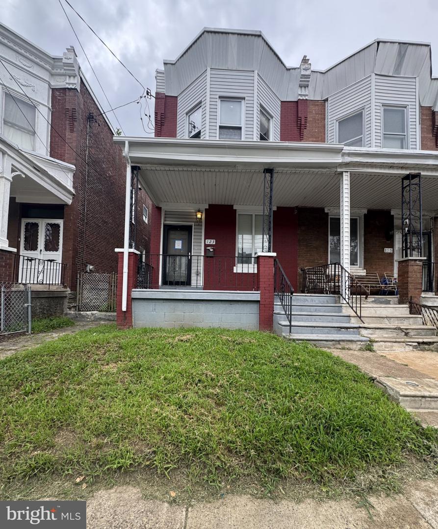 123 E Mayland St Property Photo 1