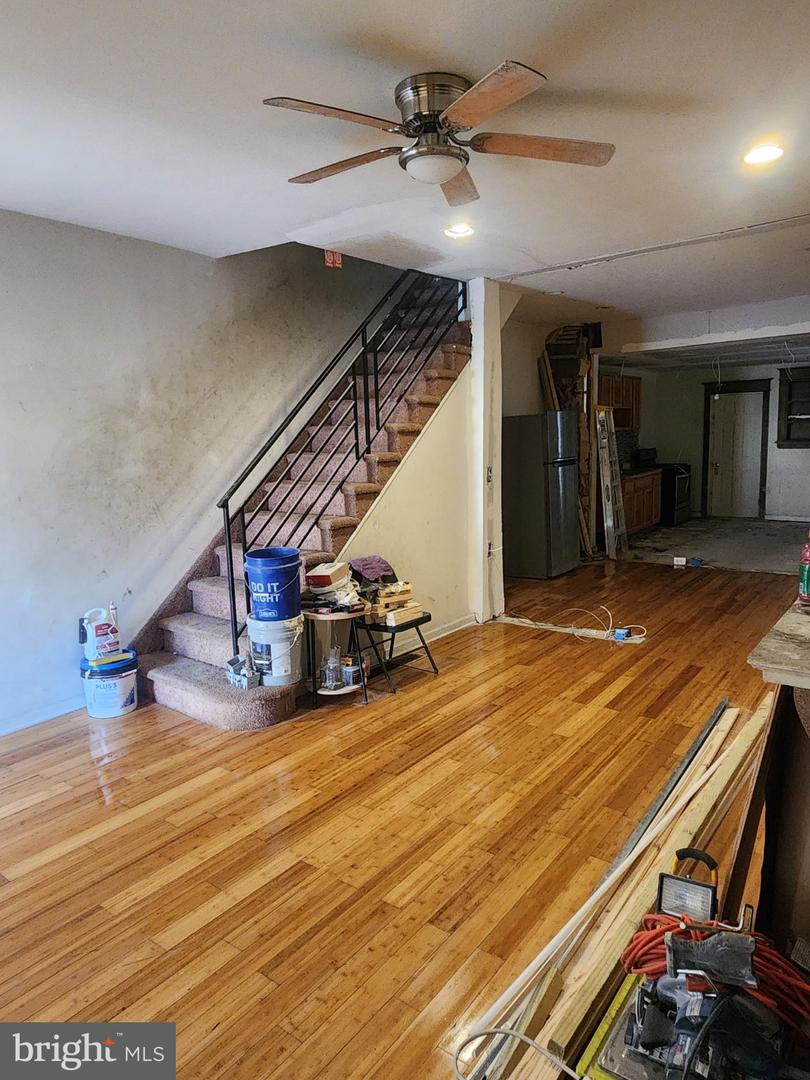 7033 Saybrook Ave Property Photo 14