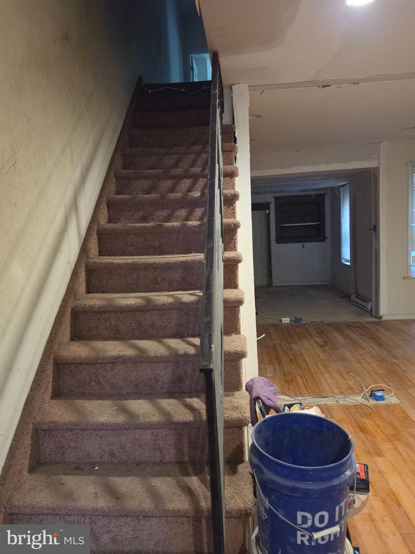 7033 Saybrook Ave Property Photo 17