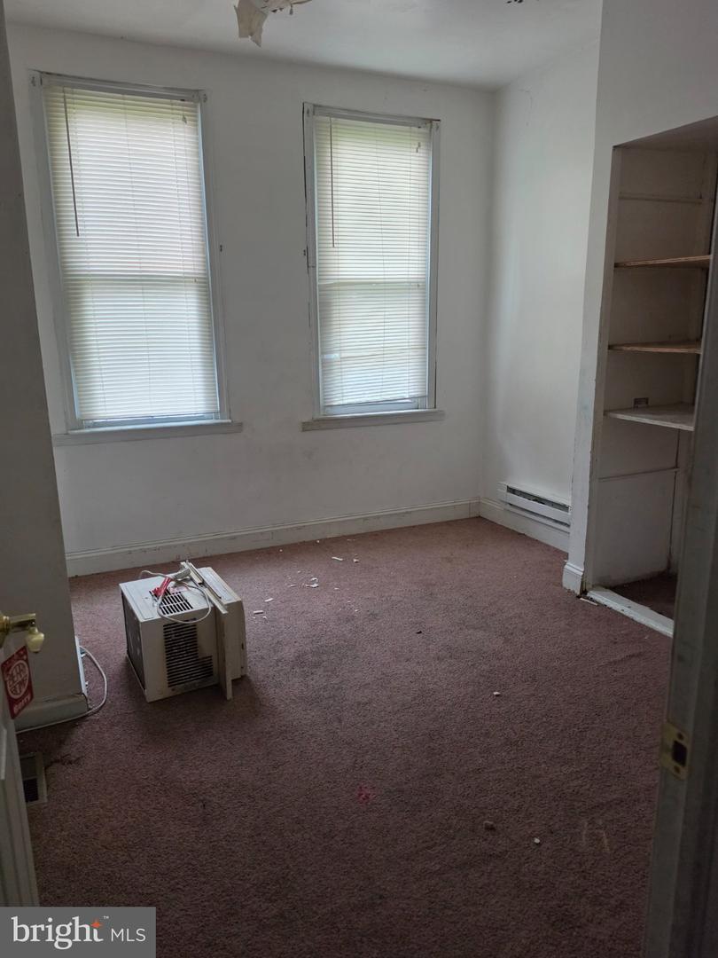 7033 Saybrook Ave Property Photo 20