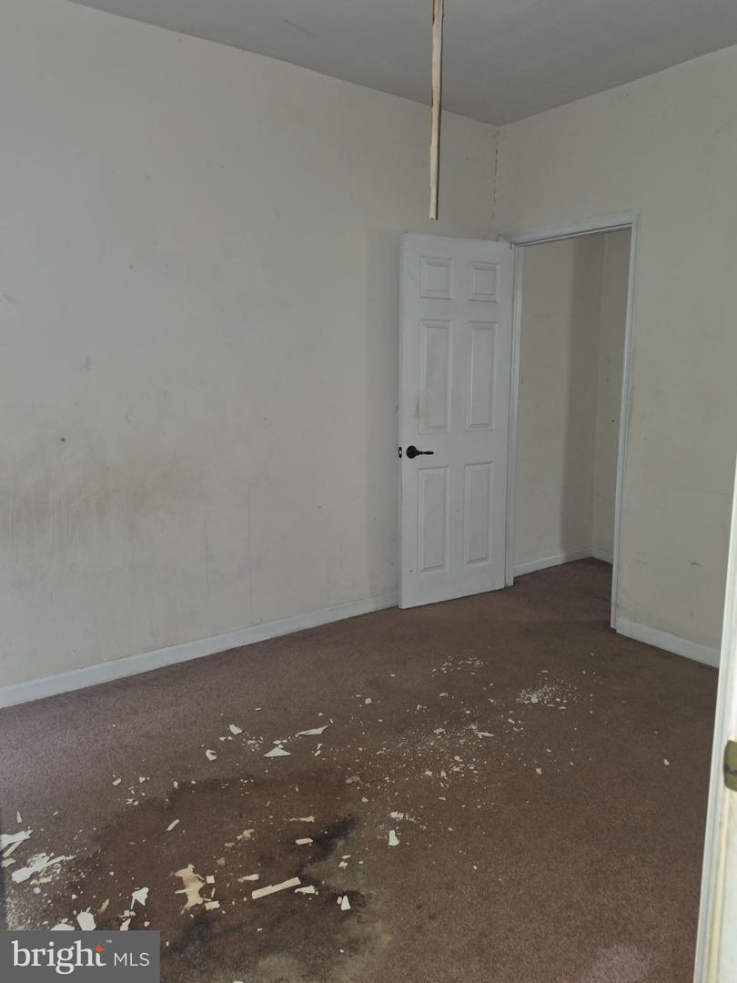 7033 Saybrook Ave Property Photo 26