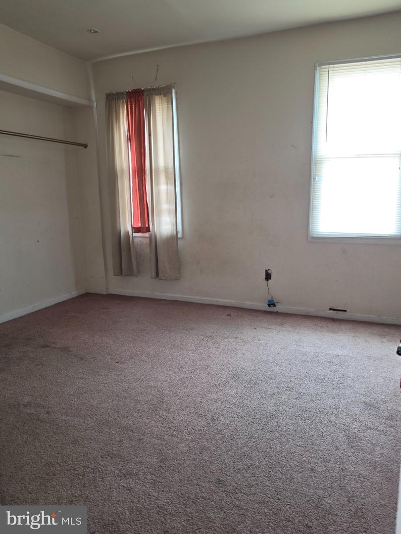 7033 Saybrook Ave Property Photo 27
