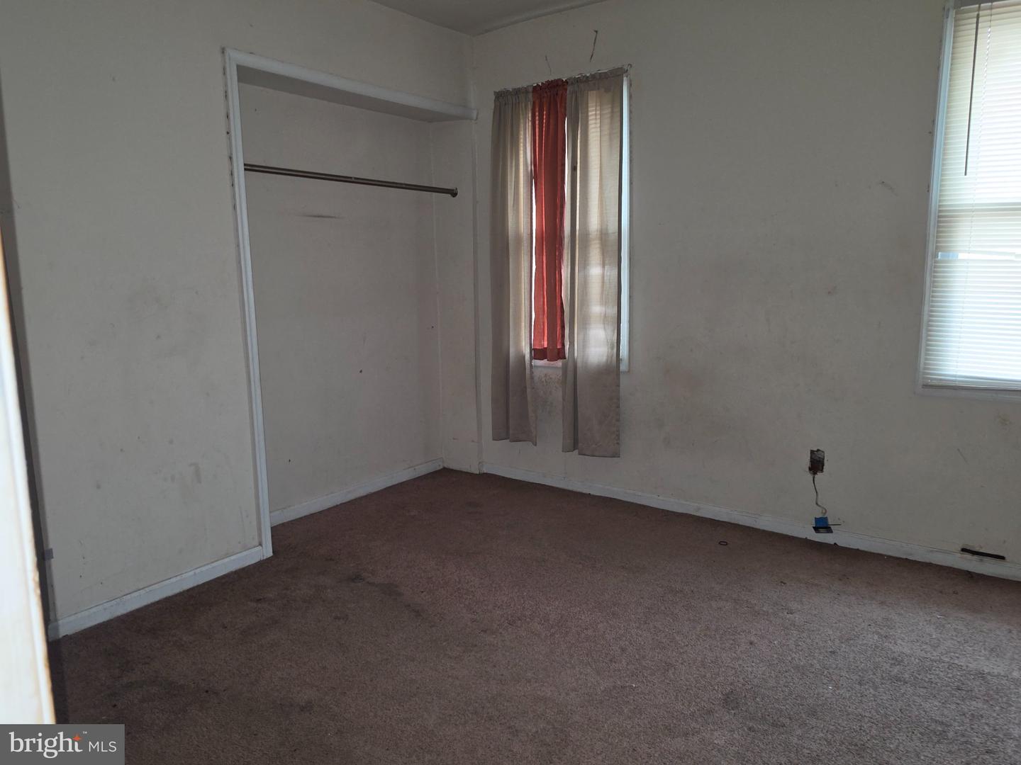 7033 Saybrook Ave Property Photo 28