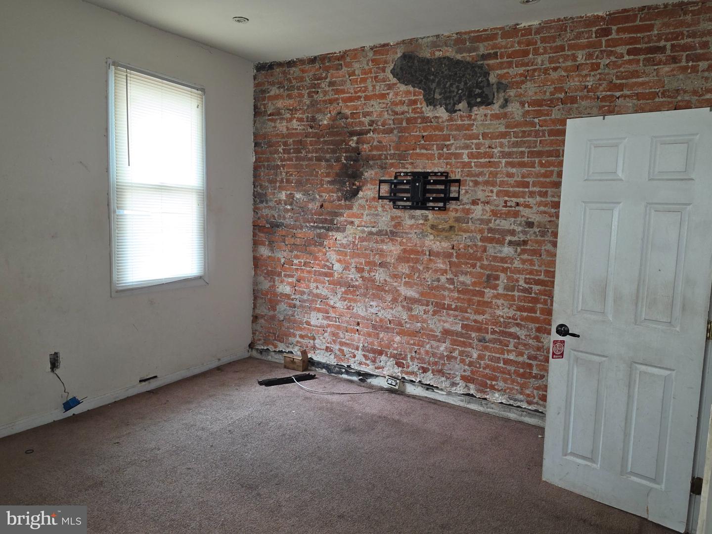 7033 Saybrook Ave Property Photo 29