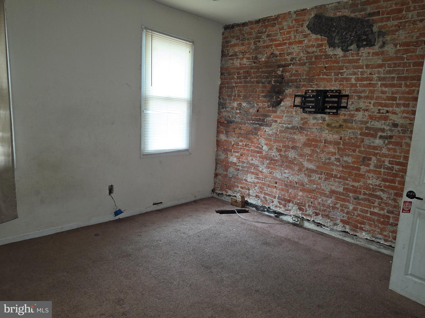 7033 Saybrook Ave Property Photo 30