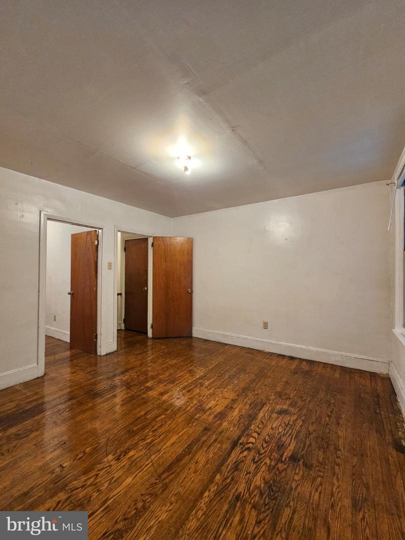 1717 S Bancroft St Property Photo 11