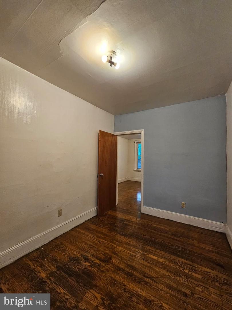 1717 S Bancroft St Property Photo 13