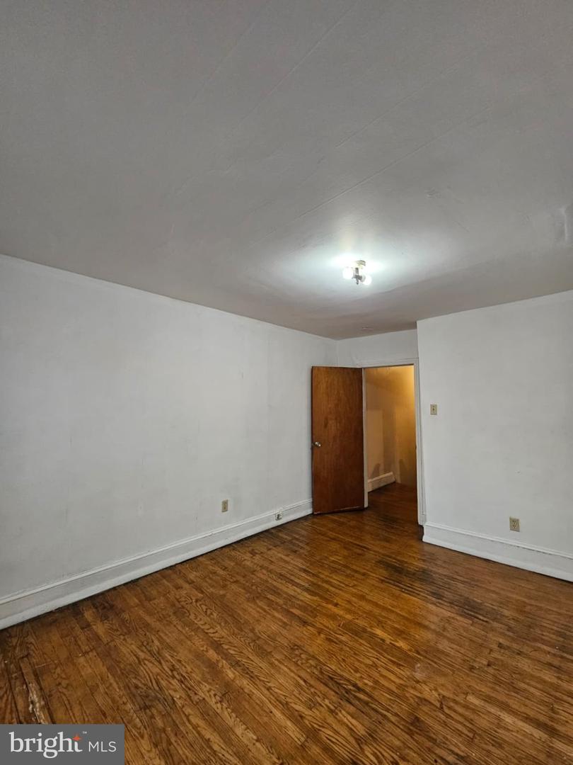 1717 S Bancroft St Property Photo 16