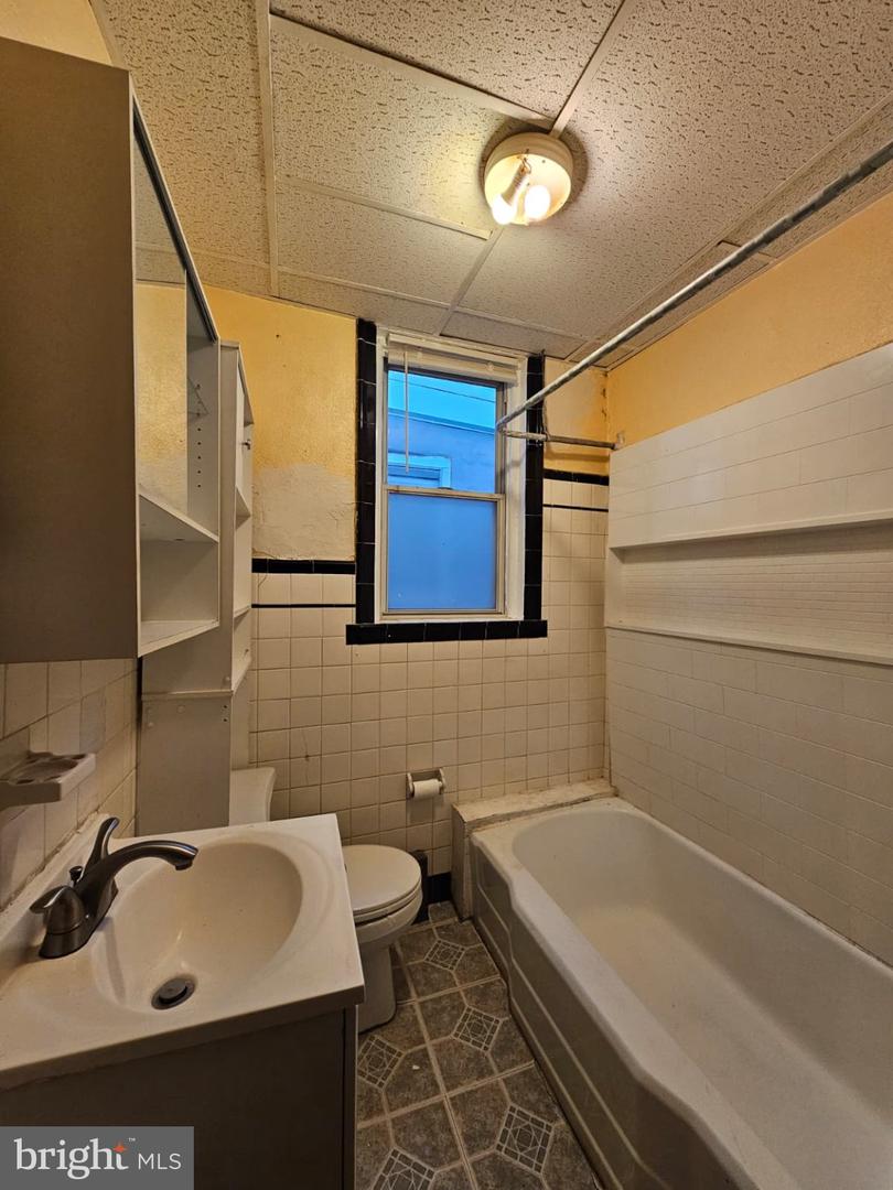 1717 S Bancroft St Property Photo 18