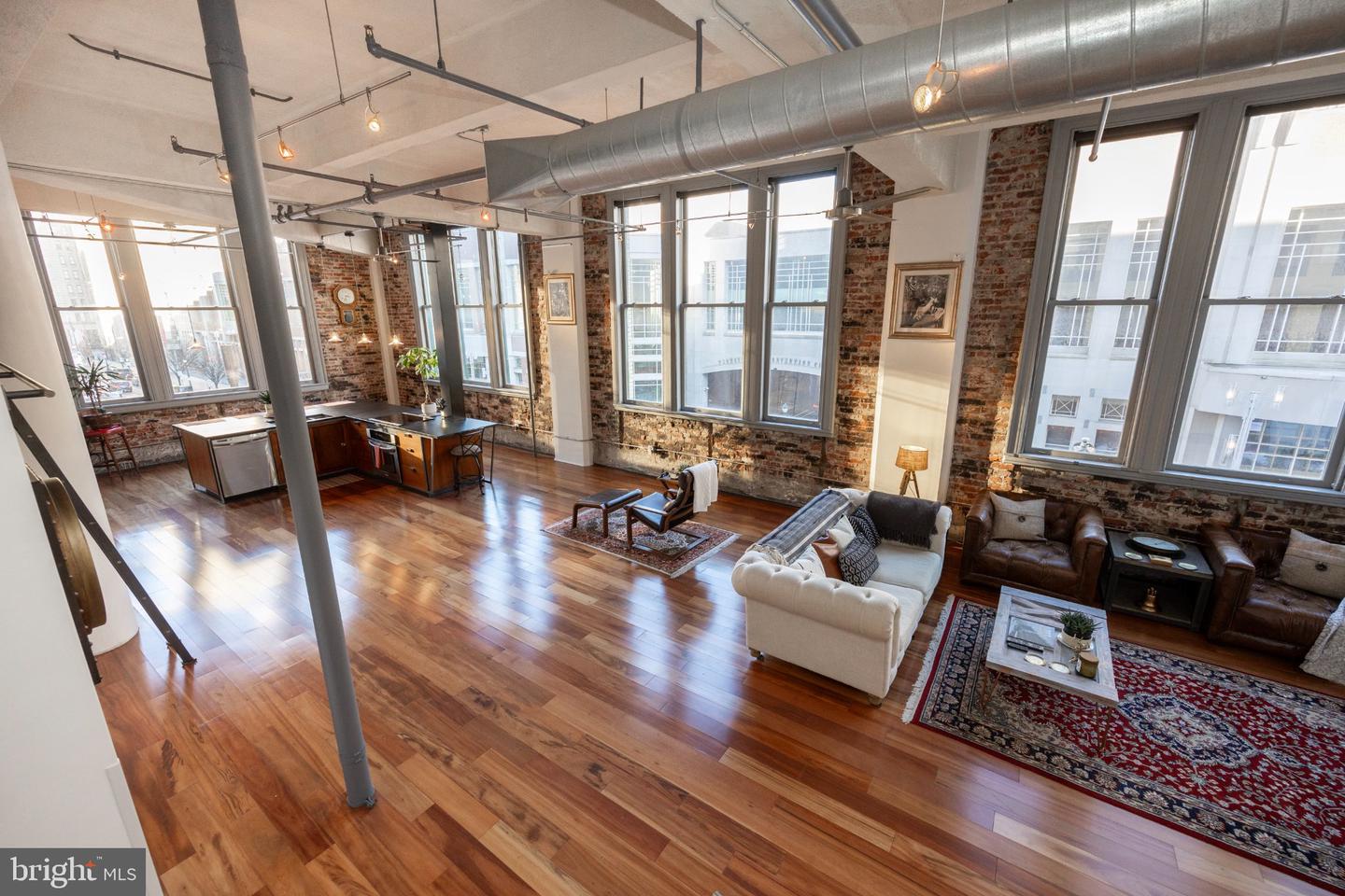 1228-32 Arch St #3a Property Photo 6