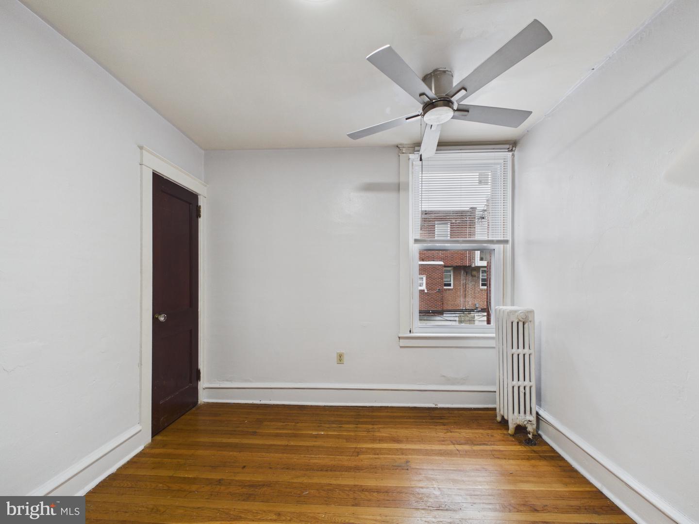 309 Rosemar St Property Photo 8