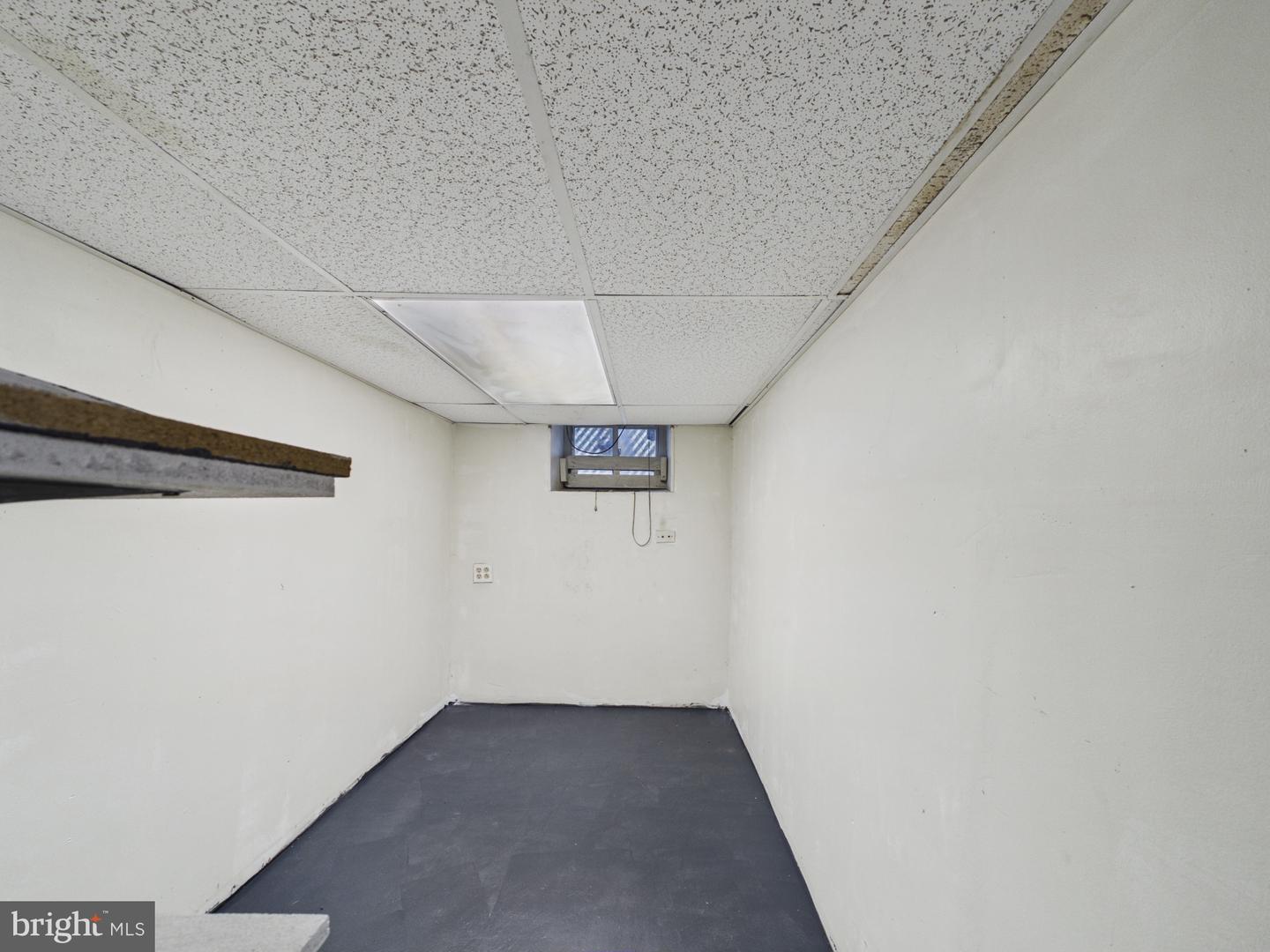 309 Rosemar St Property Photo 12