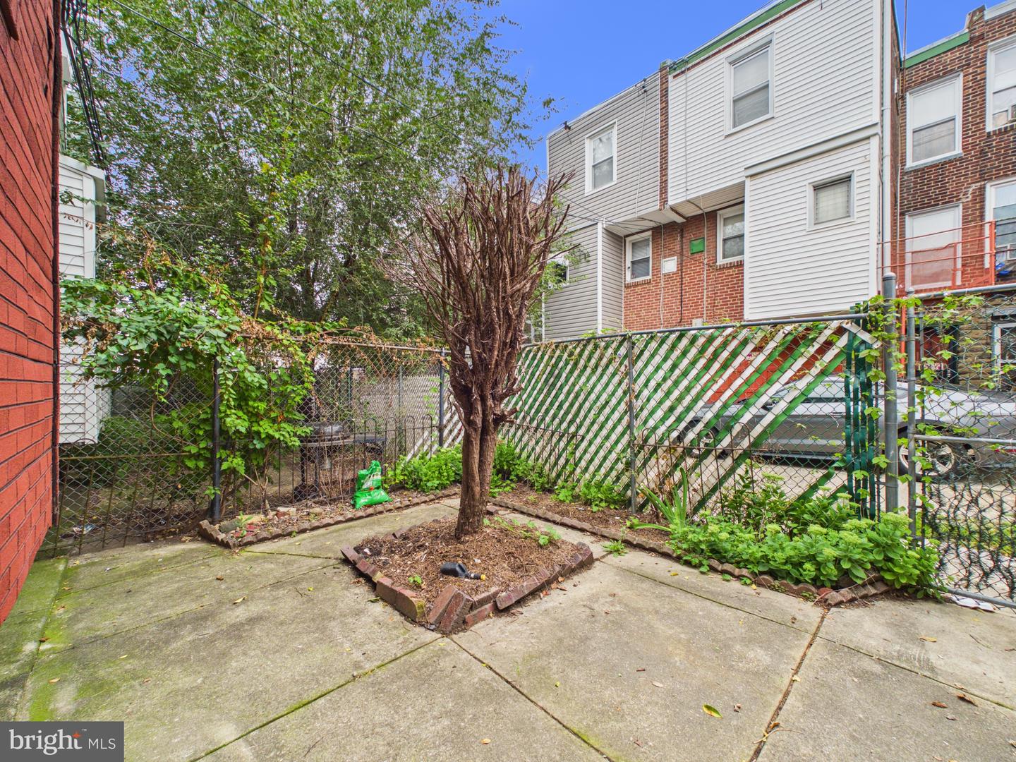 309 Rosemar St Property Photo 16