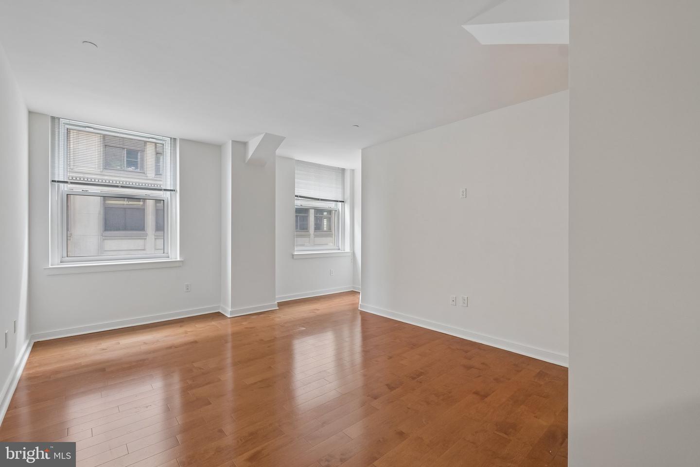111 S 15th St #1512 Property Photo 2