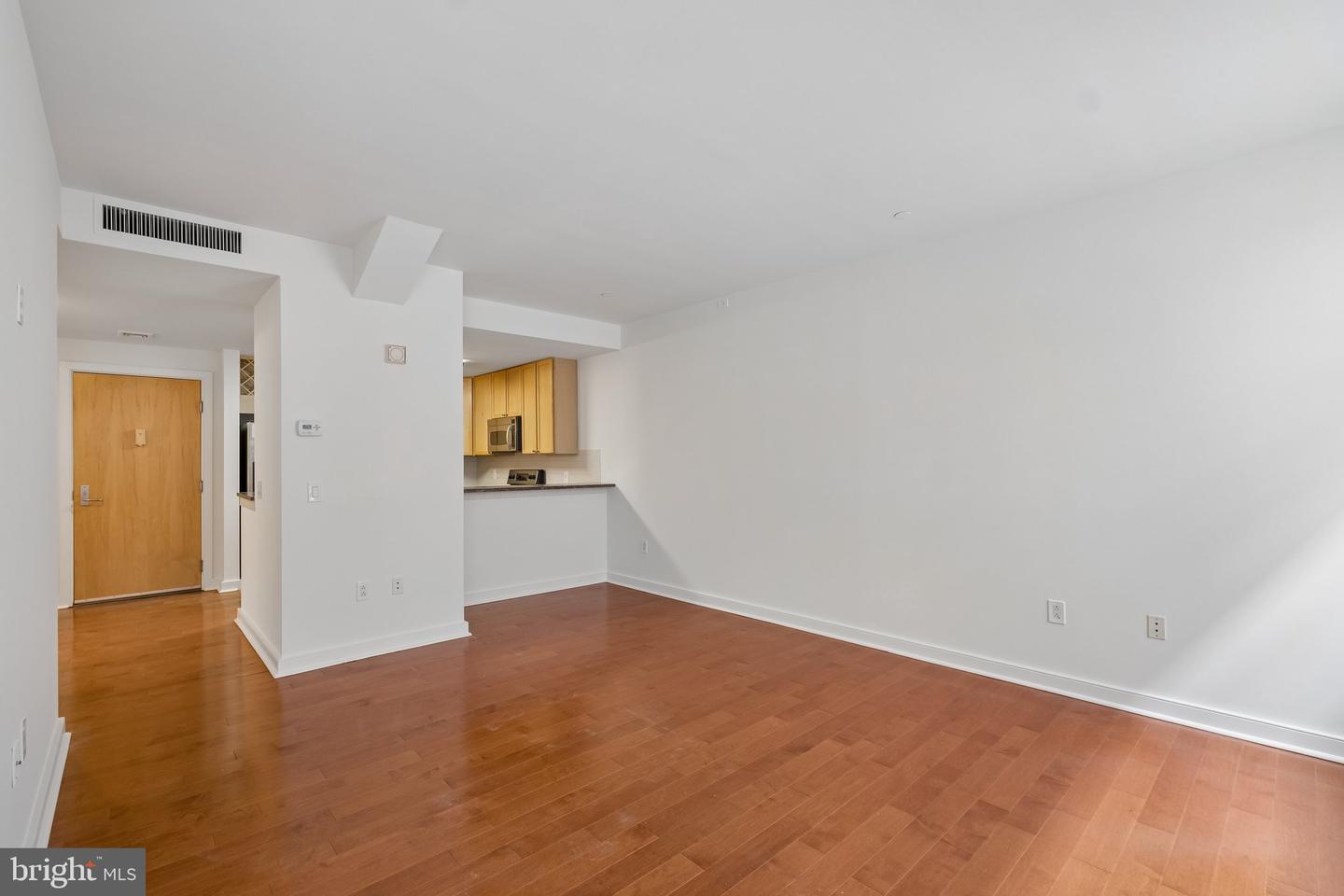 111 S 15th St #1512 Property Photo 5