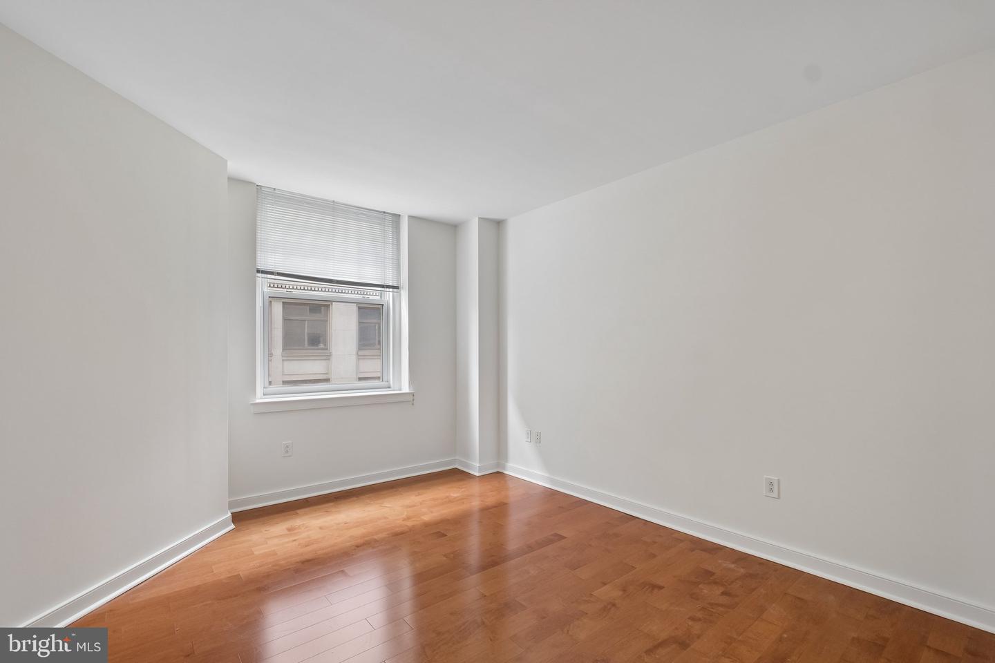 111 S 15th St #1512 Property Photo 12