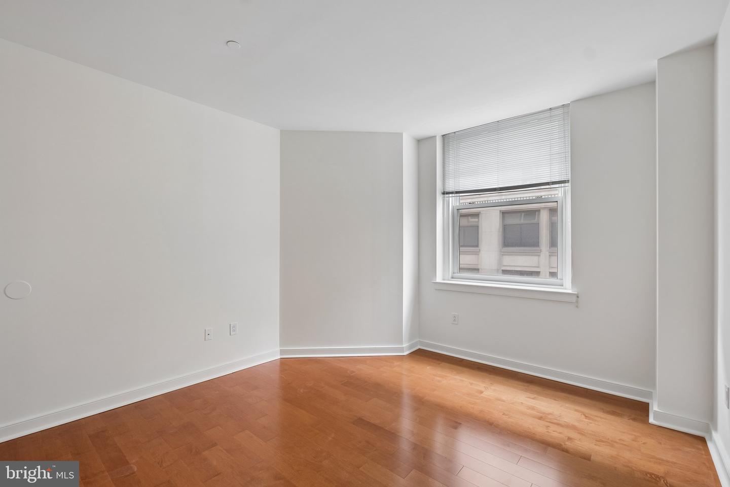 111 S 15th St #1512 Property Photo 13