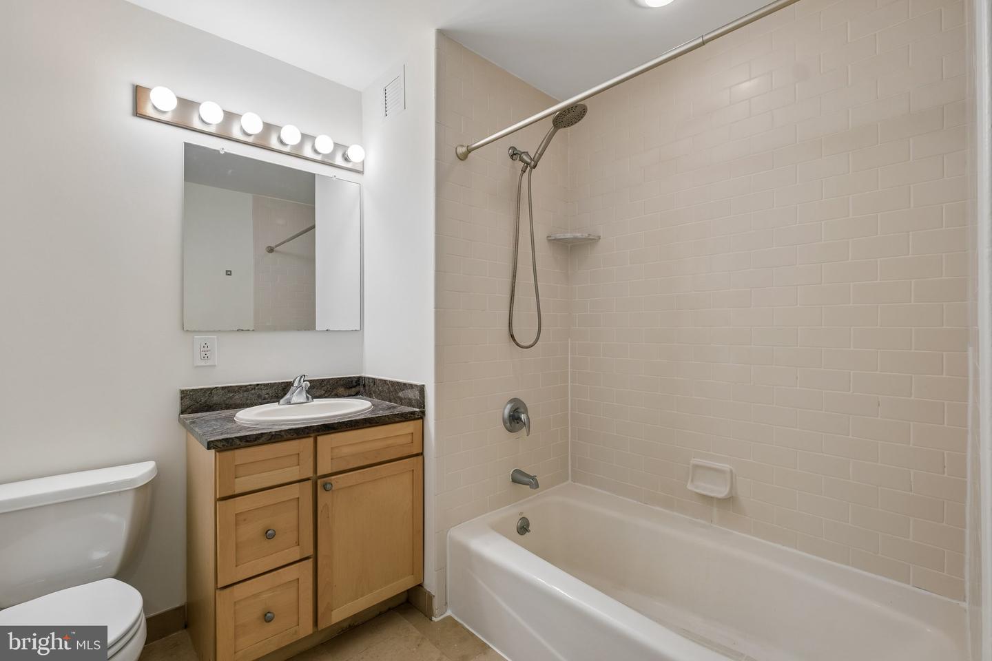 111 S 15th St #1512 Property Photo 17