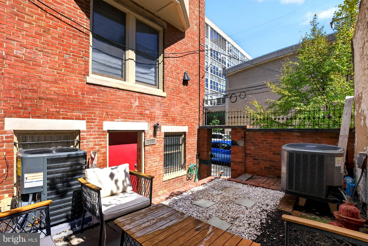 1500 Green St #4 Property Photo 3