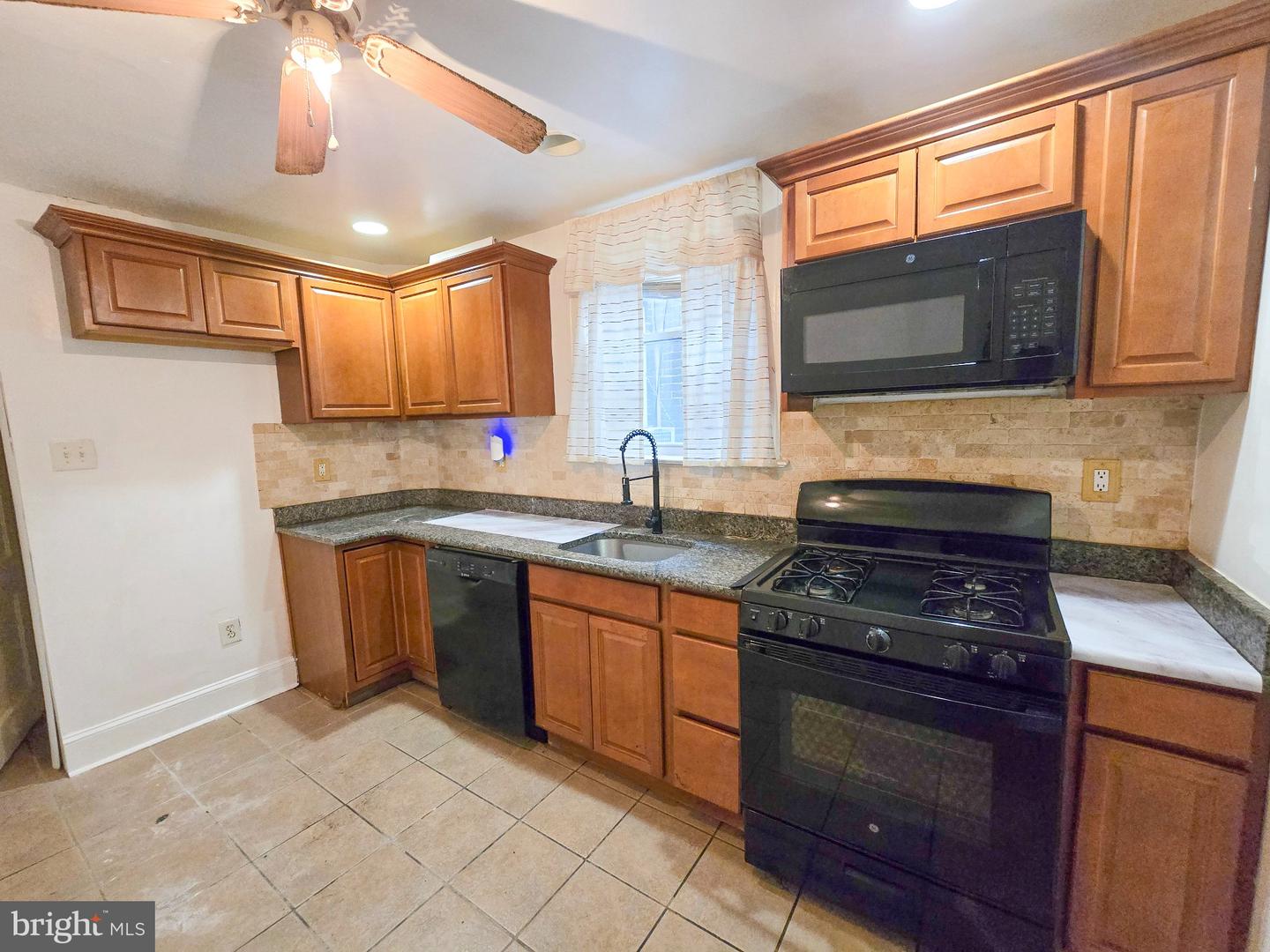 5726 Jackson St Property Photo 12