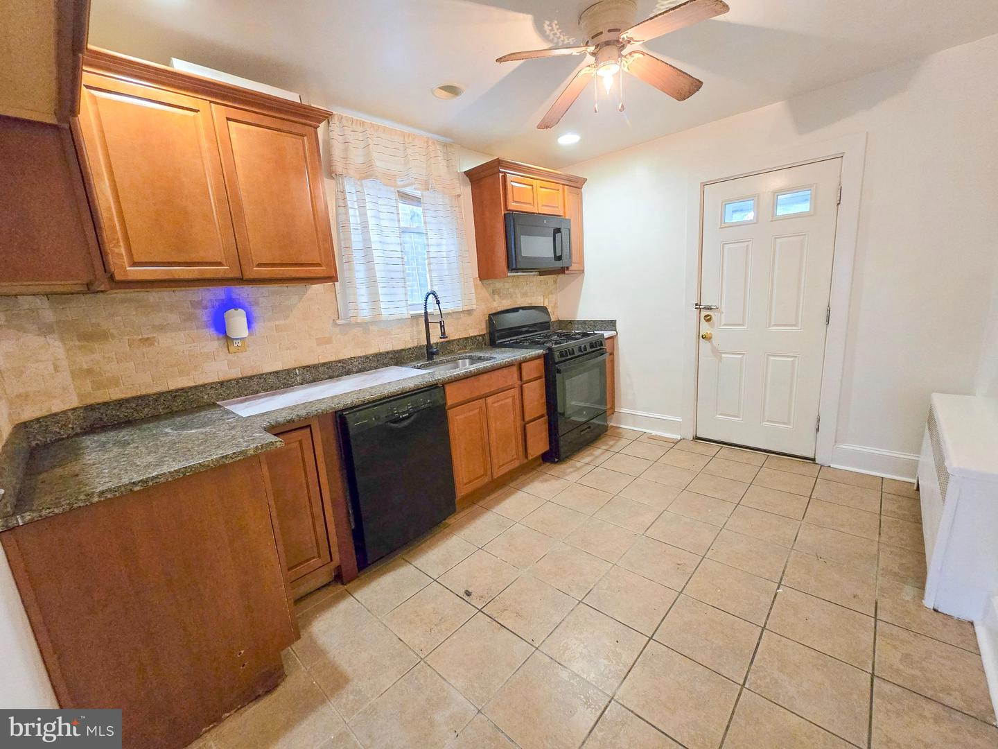 5726 Jackson St Property Photo 13