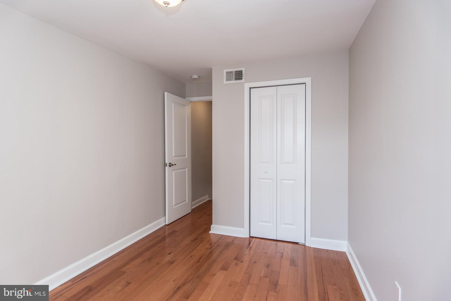 2011 E Fletcher St Property Photo 15