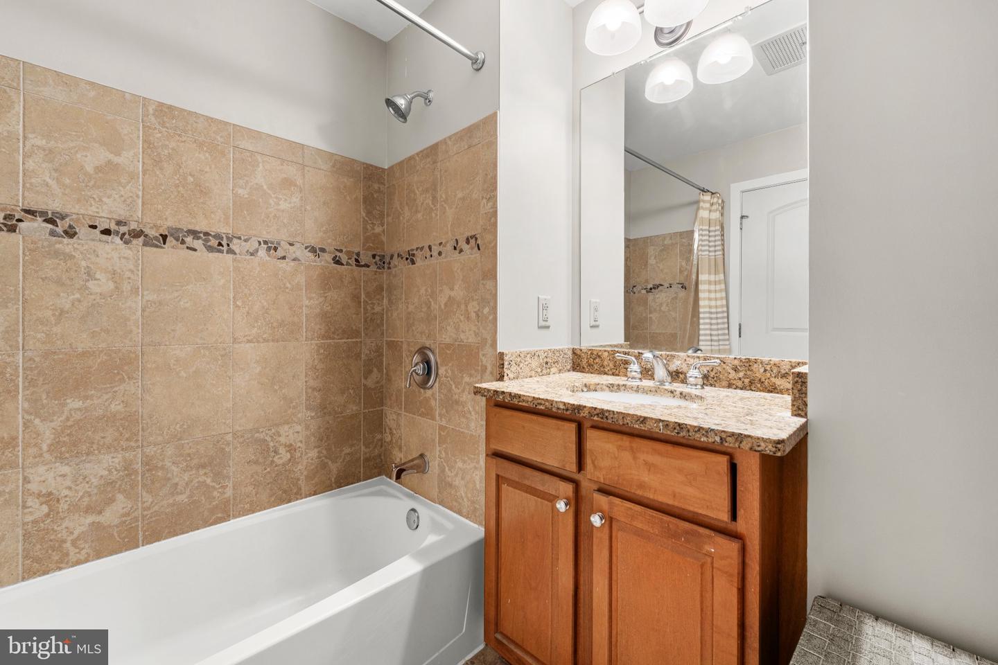 130 N 2nd St #4e2 Property Photo 15