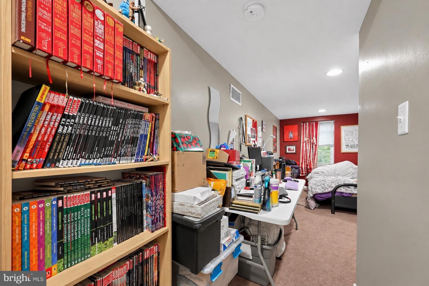 2506 Collins St Property Photo 17