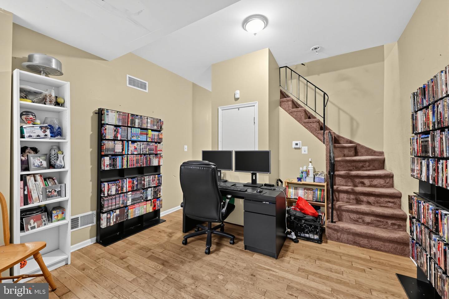 2506 Collins St Property Photo 22