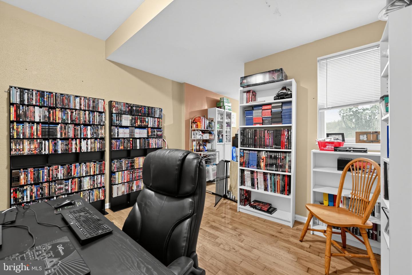 2506 Collins St Property Photo 24