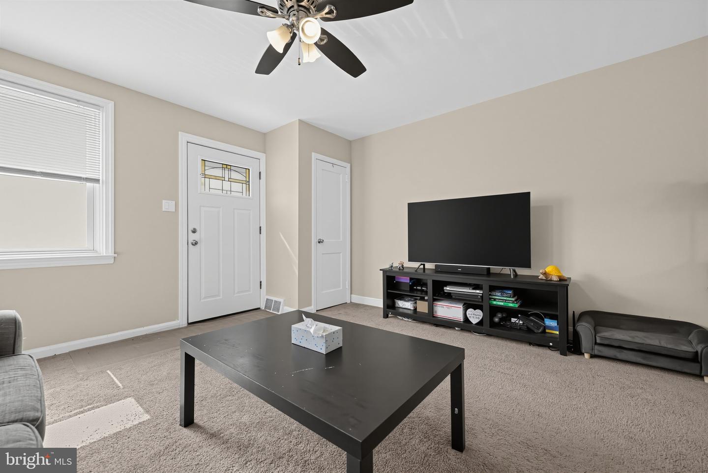 5440 Montague St Property Photo 5