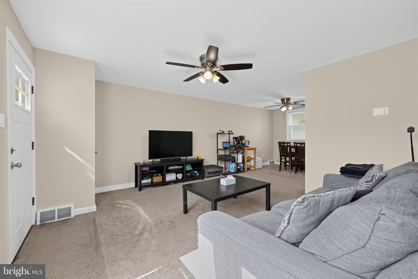 5440 Montague St Property Photo 6