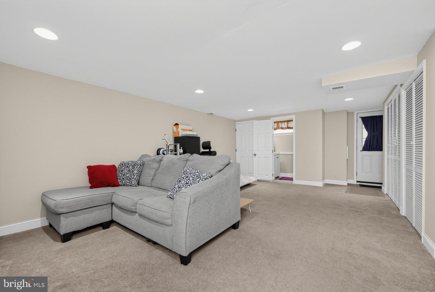 5440 Montague St Property Photo 22
