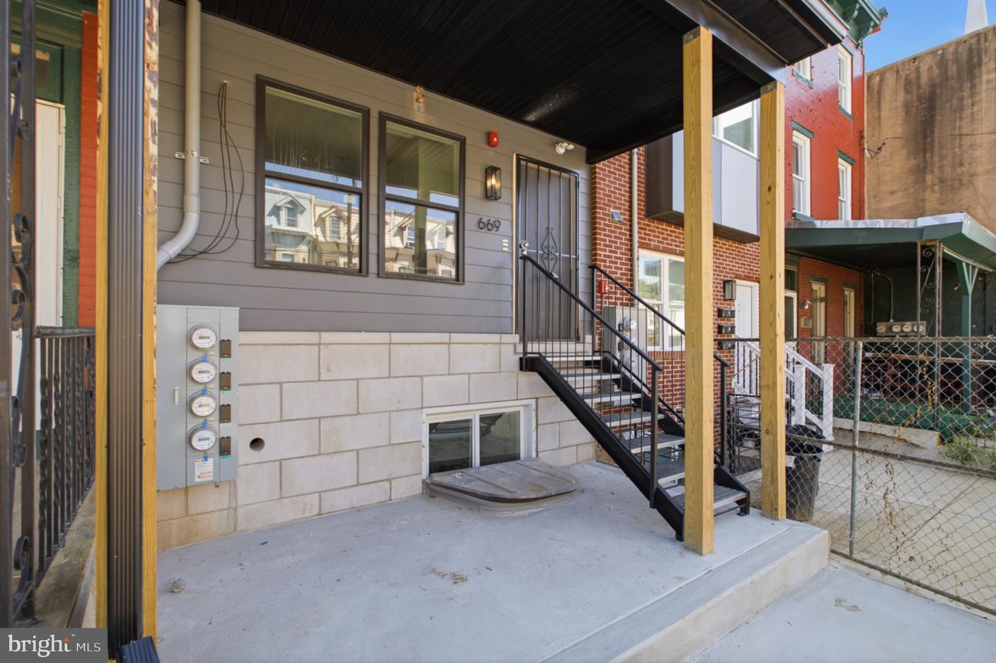 669 N 39th St #2 Property Photo 10