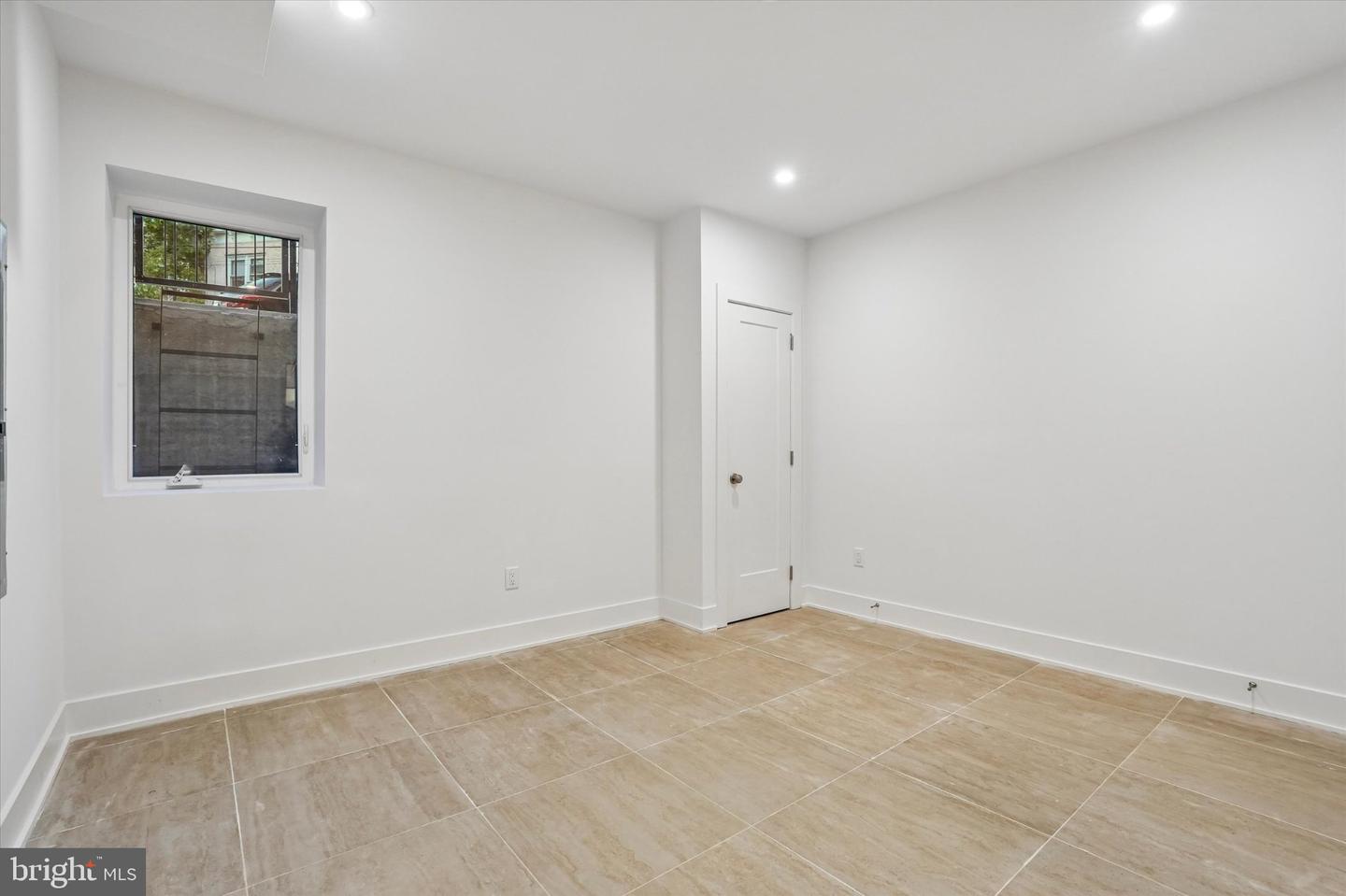 1122 Dickinson St Property Photo 32